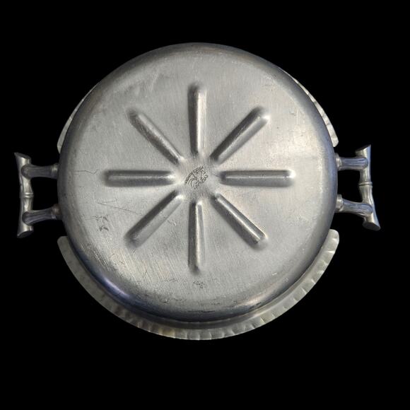 Vintage Everlast Forged Aluminum Bamboo Design Covered Dish 12"x9" Mid-Century - Picture 5 of 7